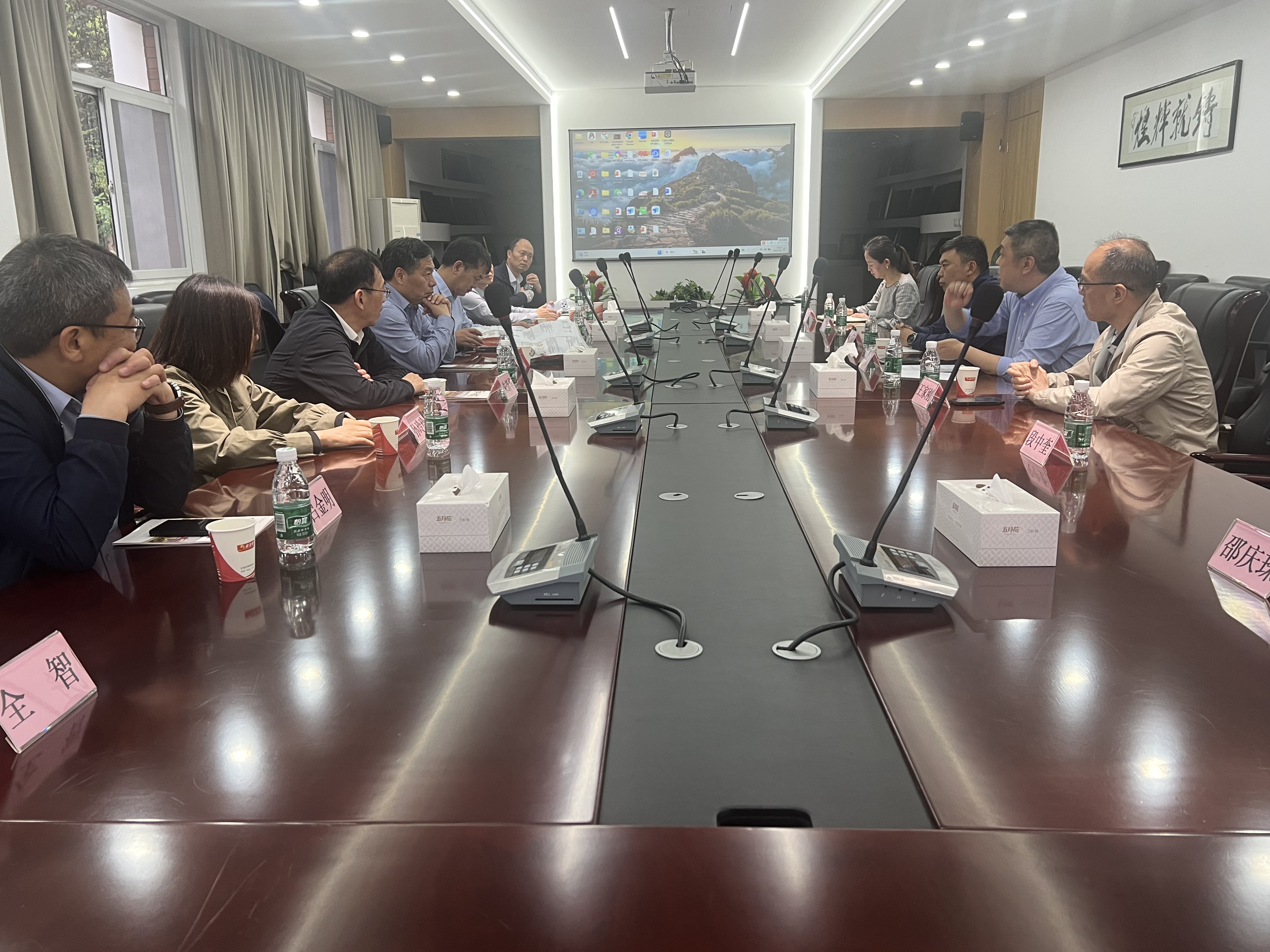 中國(guó)綠色食品發(fā)展中心刁新育主任一行深入企業(yè)調(diào)研指導(dǎo)