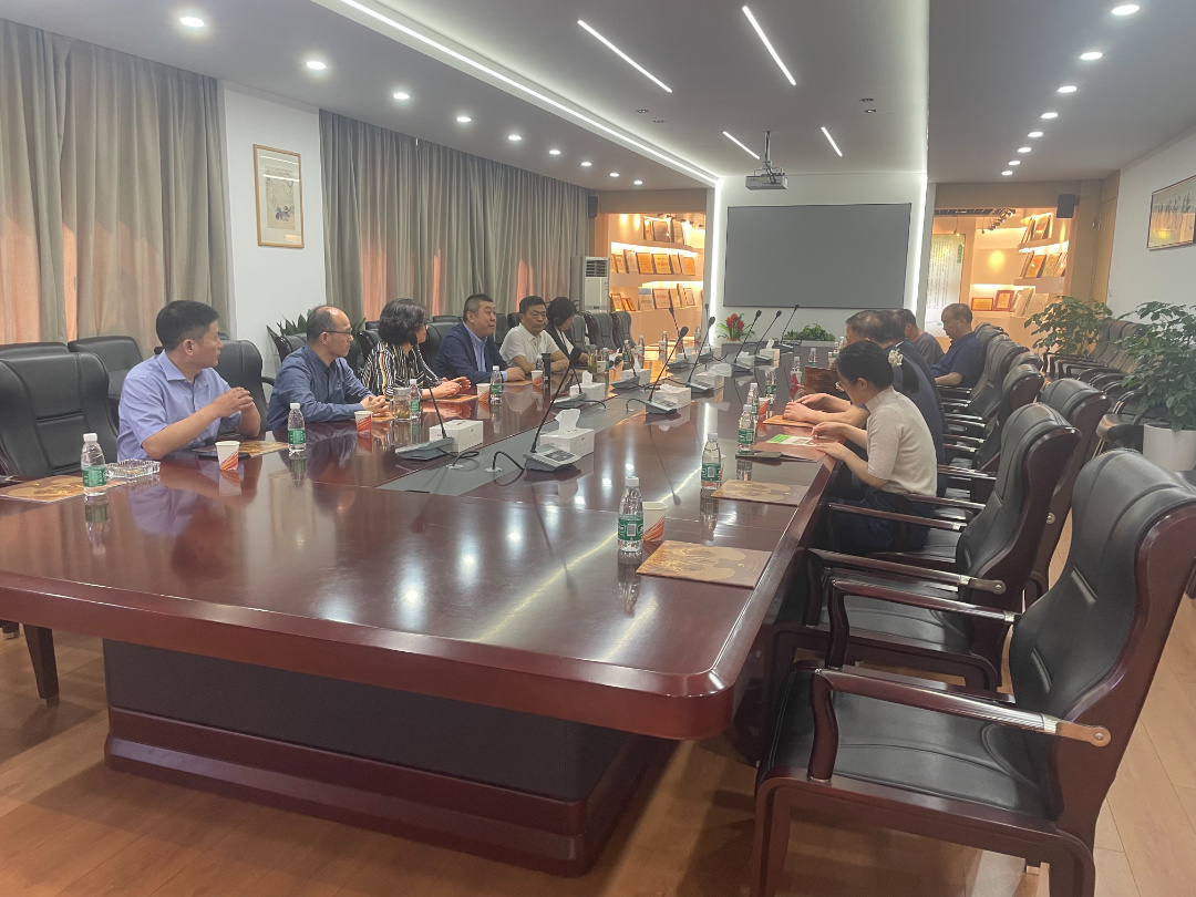 青海省海南州人民政府副州長王學(xué)軍一行赴桂花鴨參觀考察